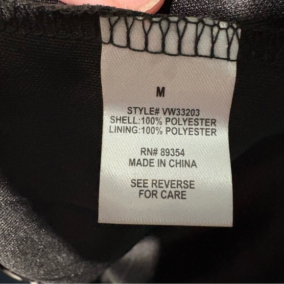 Adrienne Vittadini Black, White & Gold Floral Relaxed Blouse NWOT - Picture 4 of 5